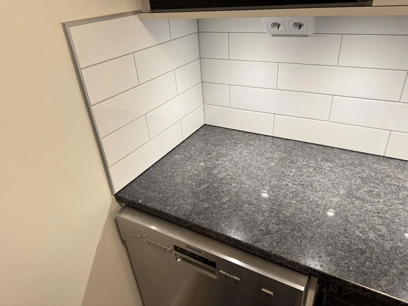Køkkenbordplade i Steel Grey, Glommen – billede 2