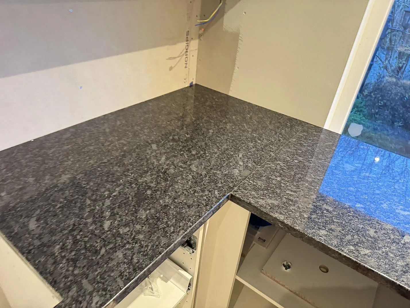 Køkkenbordplade i Steel Grey, Haverdal – billede 5