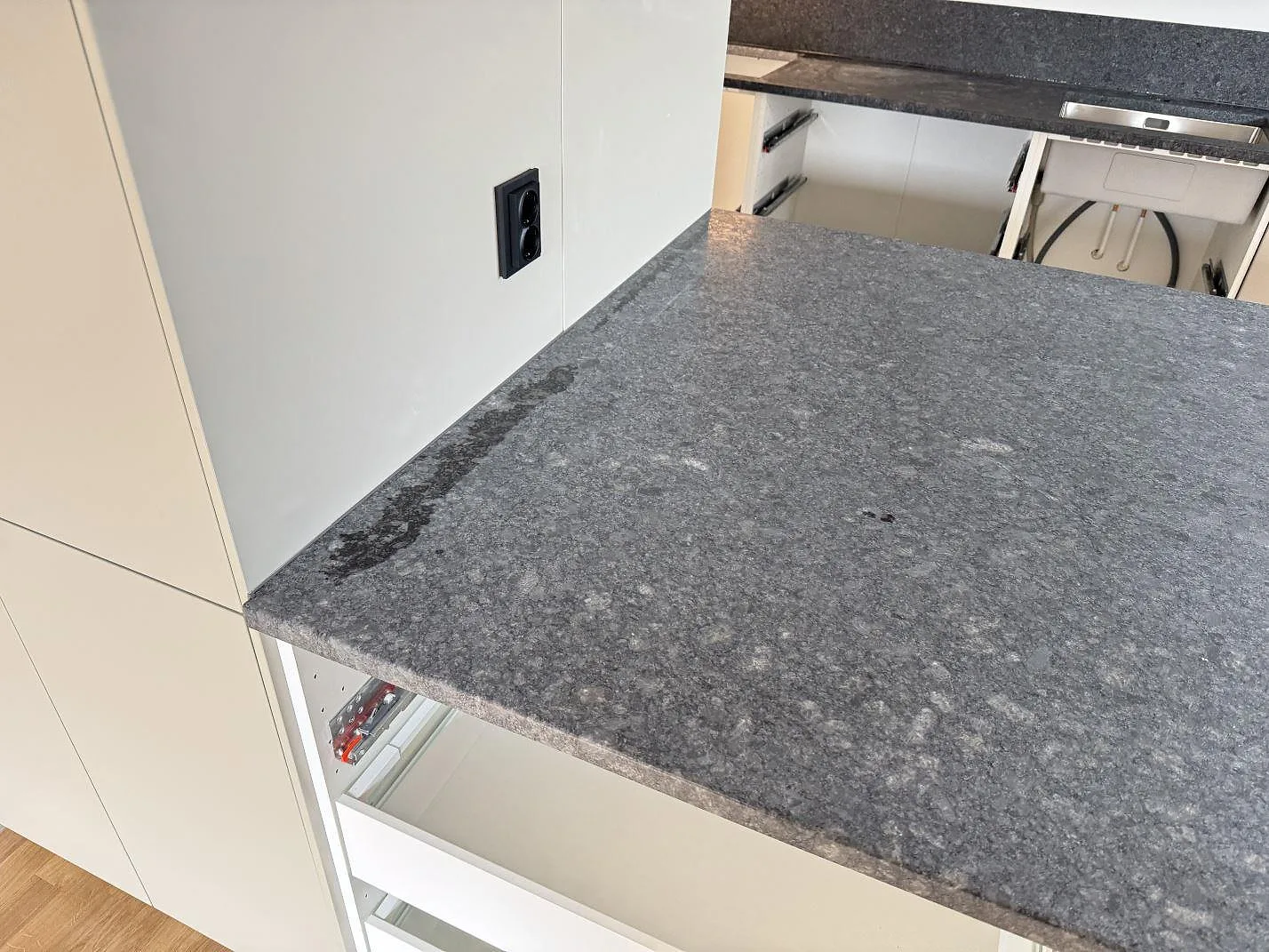 Køkkenbordplade i Steel Grey, Bjärred – billede 8