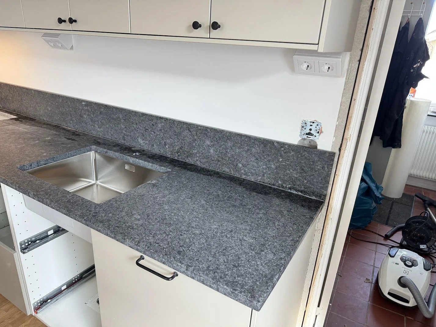Køkkenbordplade i Steel Grey, Bjärred – billede 3