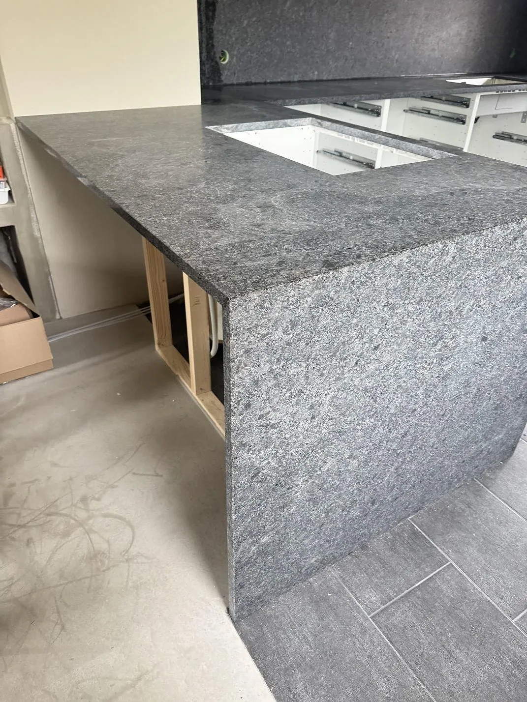 Køkkenbordplade i Steel Grey, Löberöd – billede 8