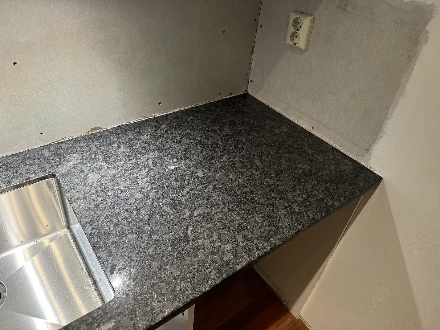 Køkkenbordplade i Steel Grey, Lund – billede 5