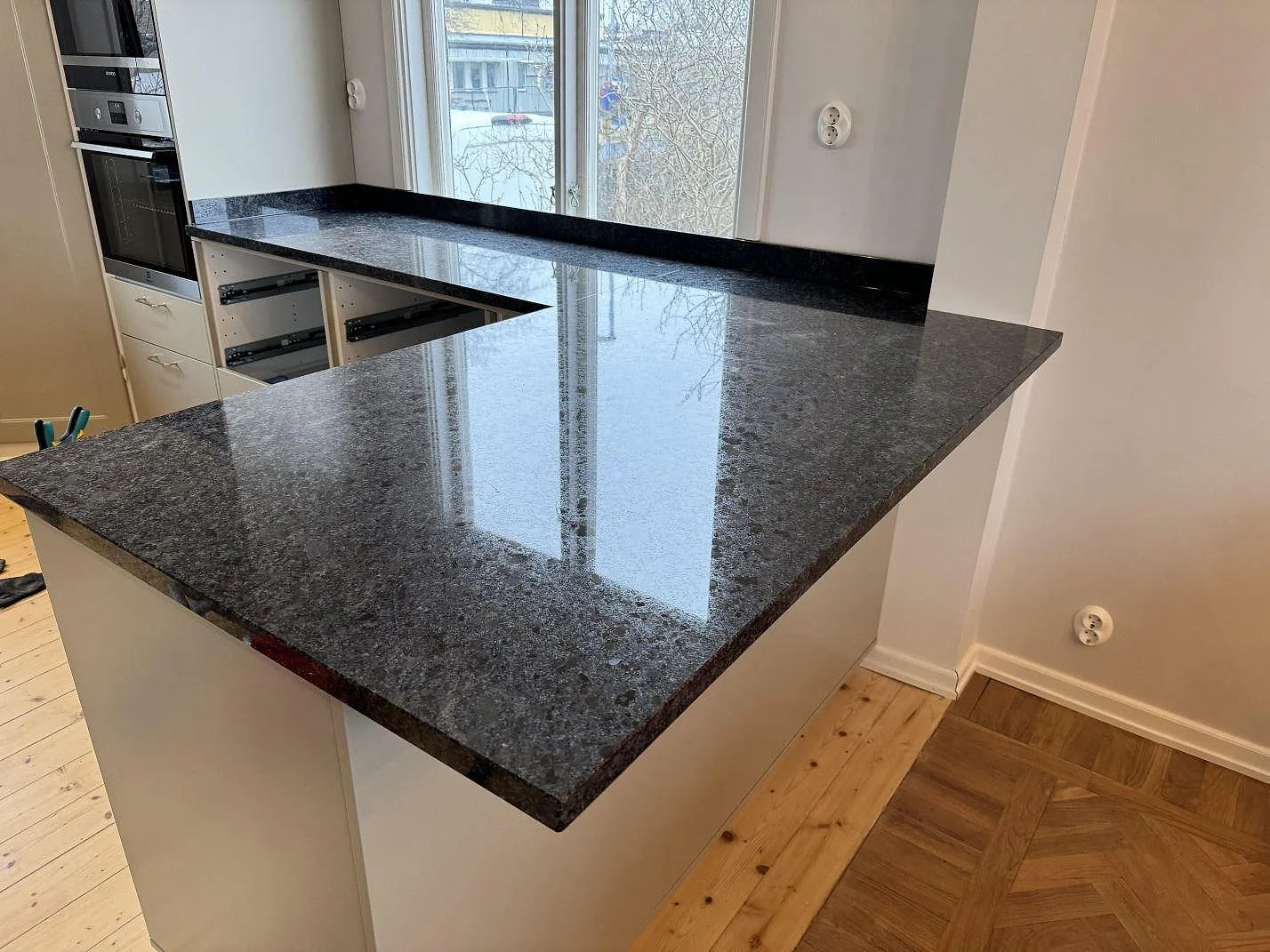 Køkkenbordplade i Steel Grey, Mölndal – billede 2
