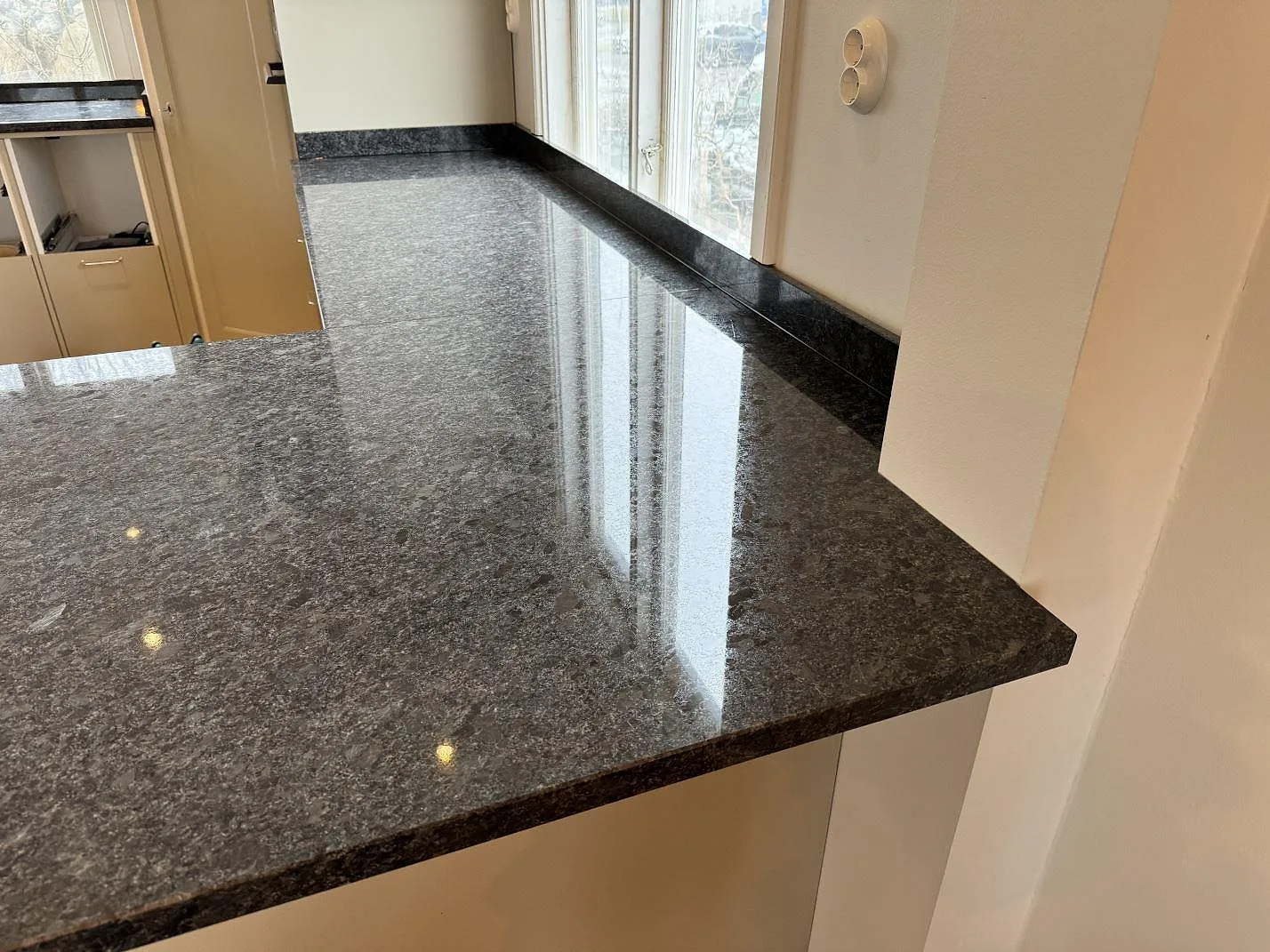 Køkkenbordplade i Steel Grey, Mölndal – billede 3