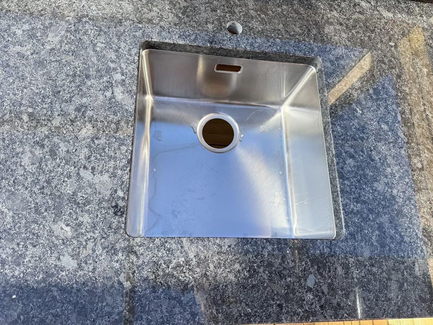 Køkkenbordplade i Steel Grey, Ramlösa – billede 4