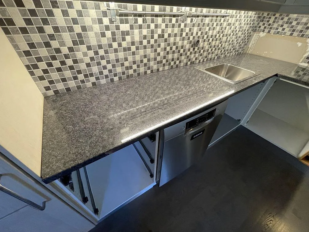 Køkkenbordplade i Steel Grey, Saltsjö boo – billede 2