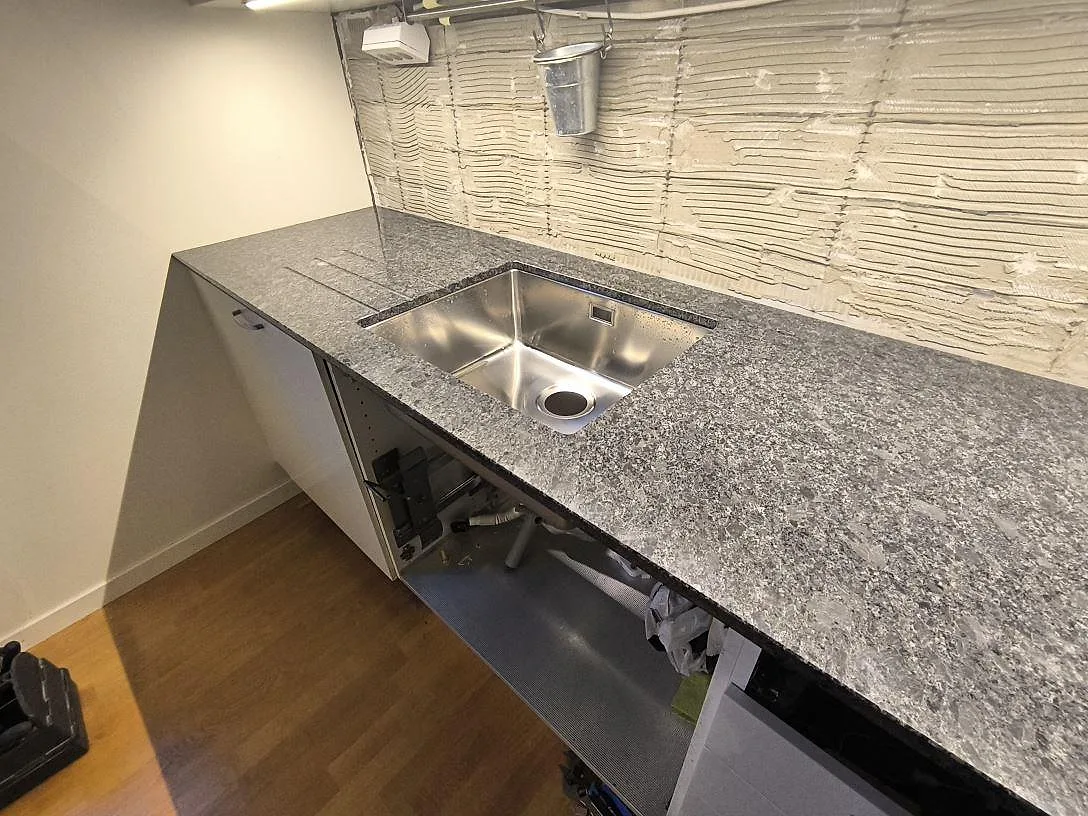 Køkkenbordplade i Steel Grey, Sundbyberg – billede 2