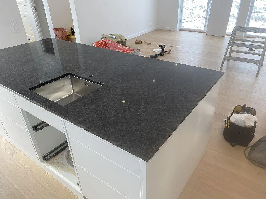 Køkkenbordplade i Steel Grey, Uddevalla – billede 2