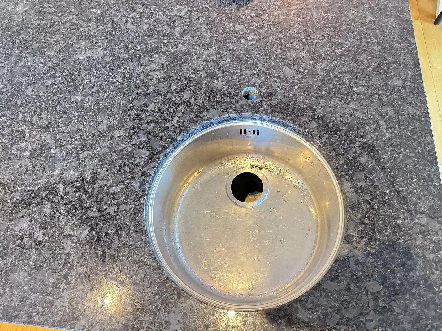 Køkkenbordplade i Steel Grey, Växjö – billede 4