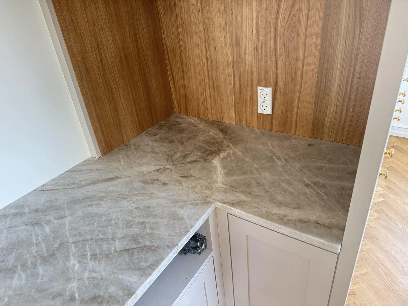 Køkkenbordplade i Taj Mahal, Gentofte – billede 4