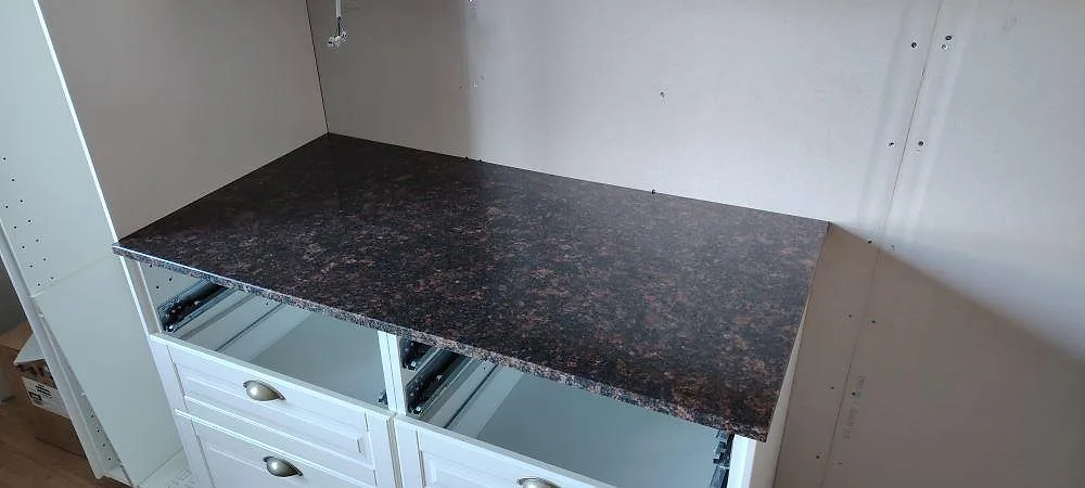 Køkkenbordplade i Tan Brown, Björbo – billede 2