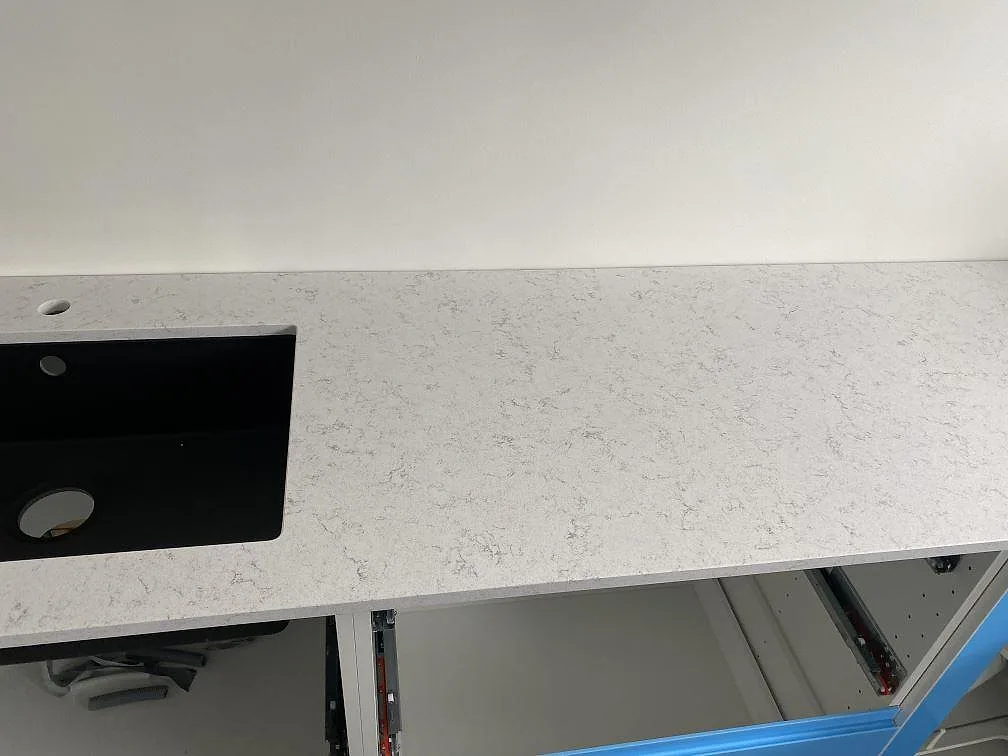 Køkkenbordplade i Technistone Brilliant Arabesco, Vallberga – billede 2