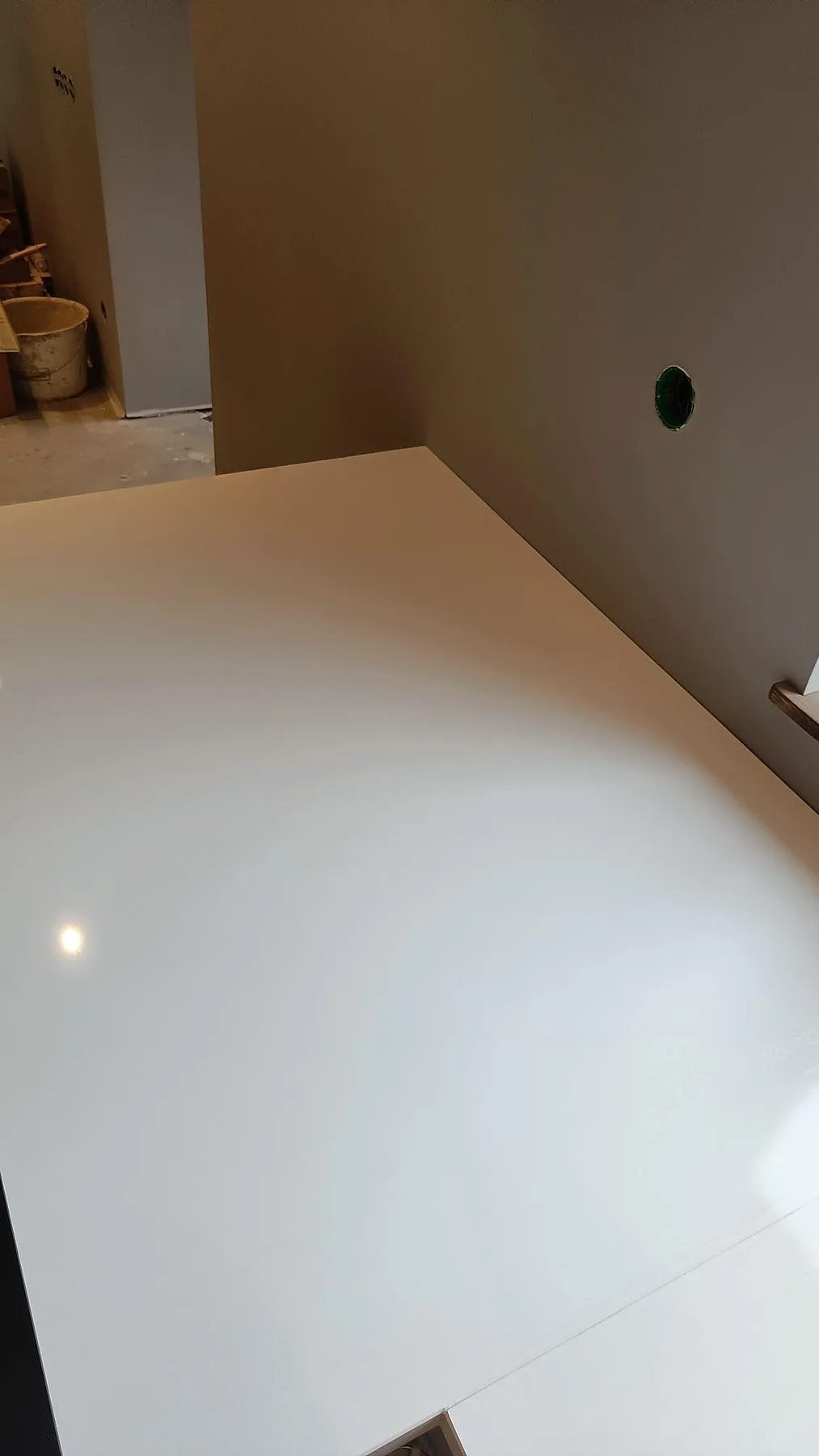 Køkkenbordplade i Technistone Crystal Absolute White, Fjälkinge – billede 8