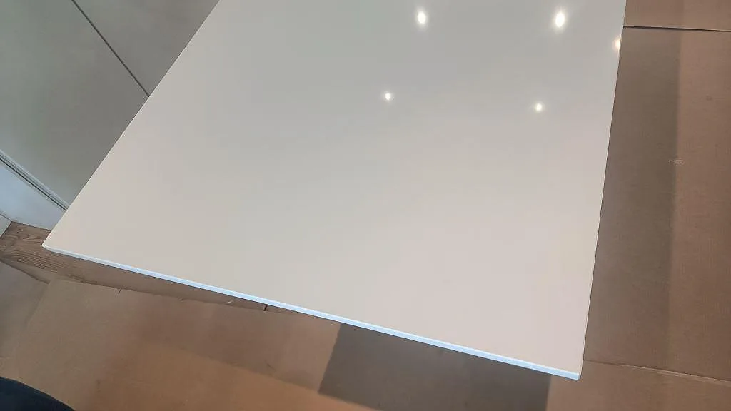 Køkkenbordplade i Technistone Crystal Absolute White, Glumslöv – billede 4