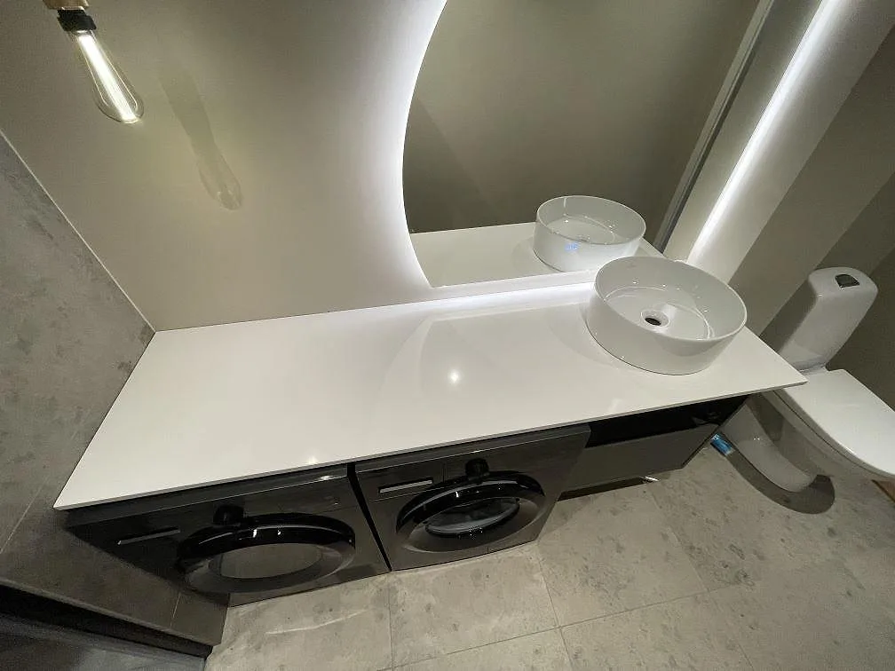 Bordplade i Technistone Crystal Absolute White, Huddinge – billede 2