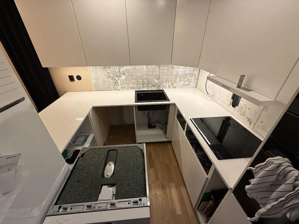Køkkenbordplade i Technistone Crystal Absolute White, Kungsängen – billede 3