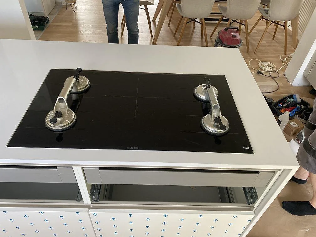 Køkkenbordplade i Technistone Crystal Absolute White, Löddeköpinge – billede 5