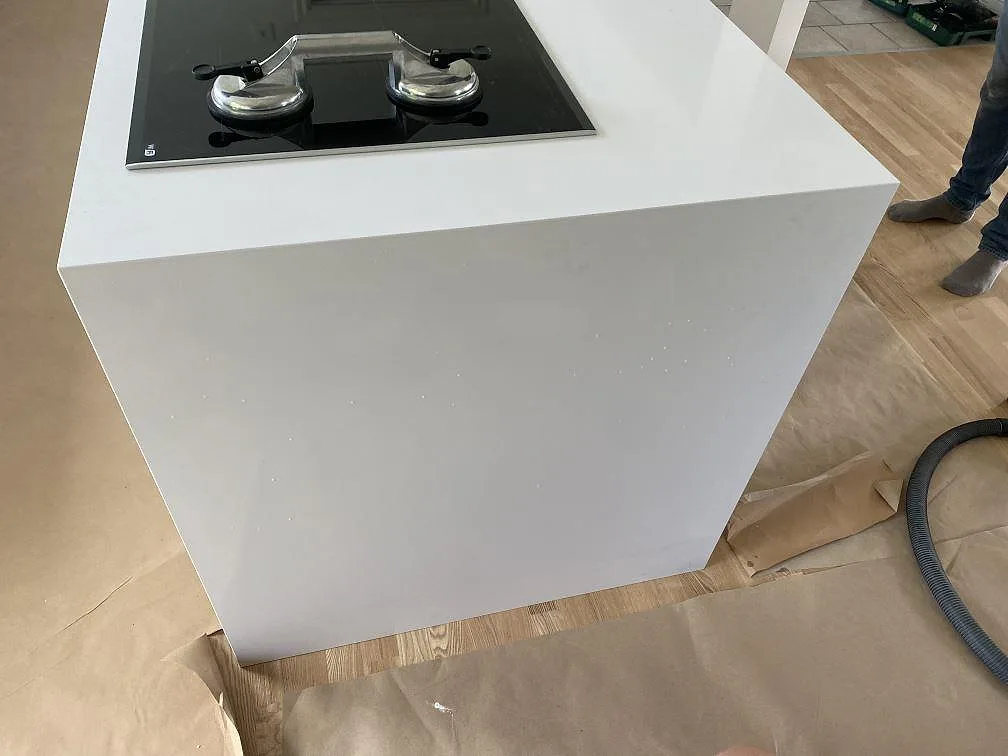 Køkkenbordplade i Technistone Crystal Absolute White, Löddeköpinge – billede 2