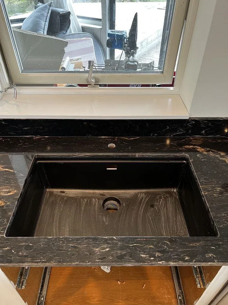 Køkkenbordplade i Technistone Crystal Absolute White, Uddevalla – billede 4