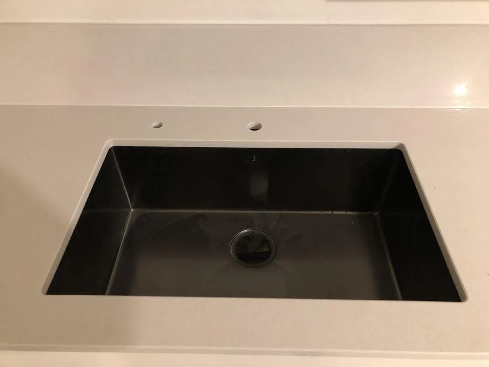 Køkkenbordplade i Technistone Crystal Nevada, Huskvarna – billede 3
