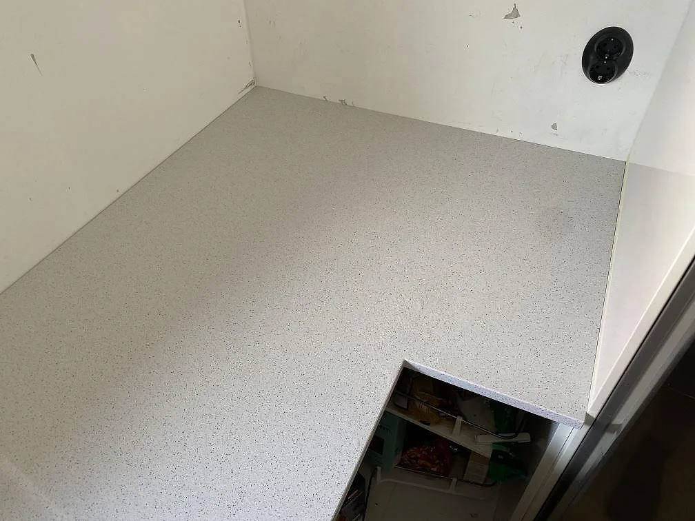 Køkkenbordplade i Technistone Crystal Quartz White, Malmö – billede 7
