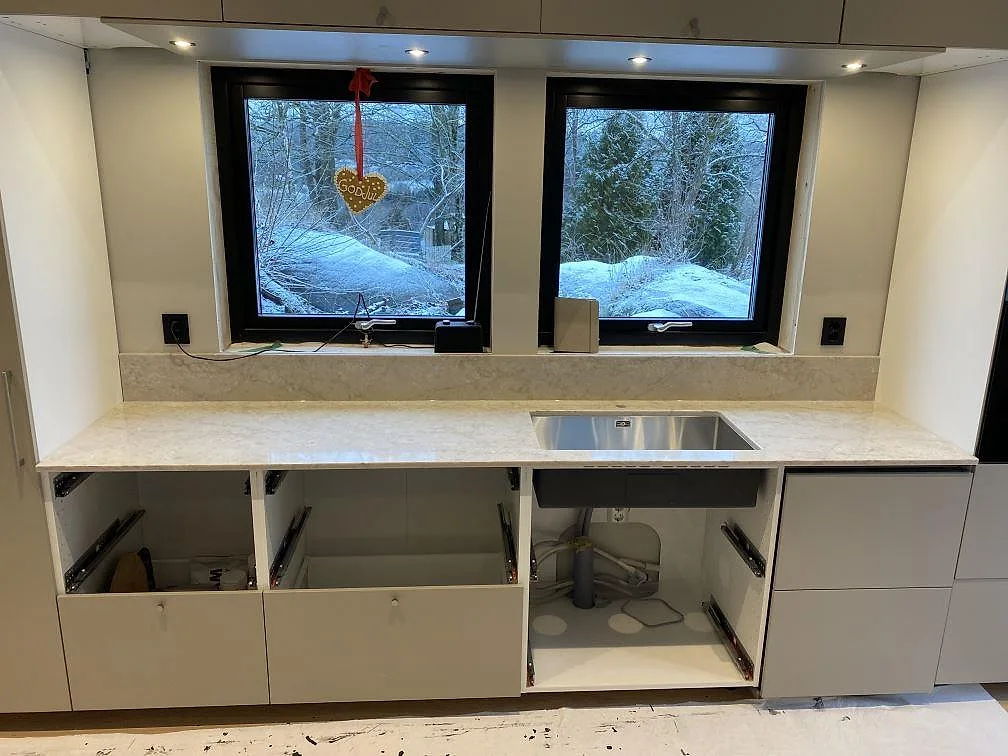 Køkkenbordplade i Technistone Glencoe, Alafors – billede 2