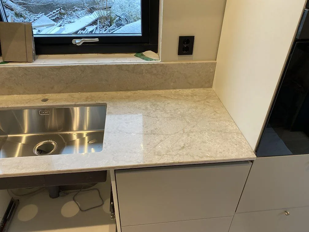 Køkkenbordplade i Technistone Glencoe, Alafors – billede 8