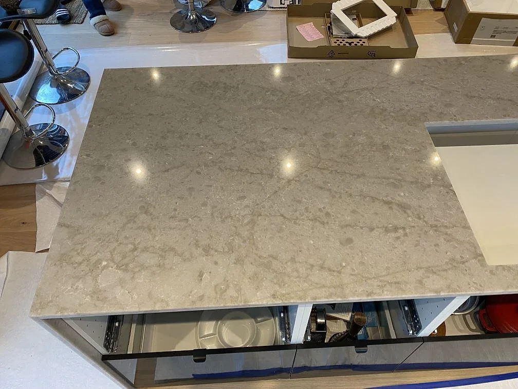 Køkkenbordplade i Technistone Glencoe, Alafors – billede 4
