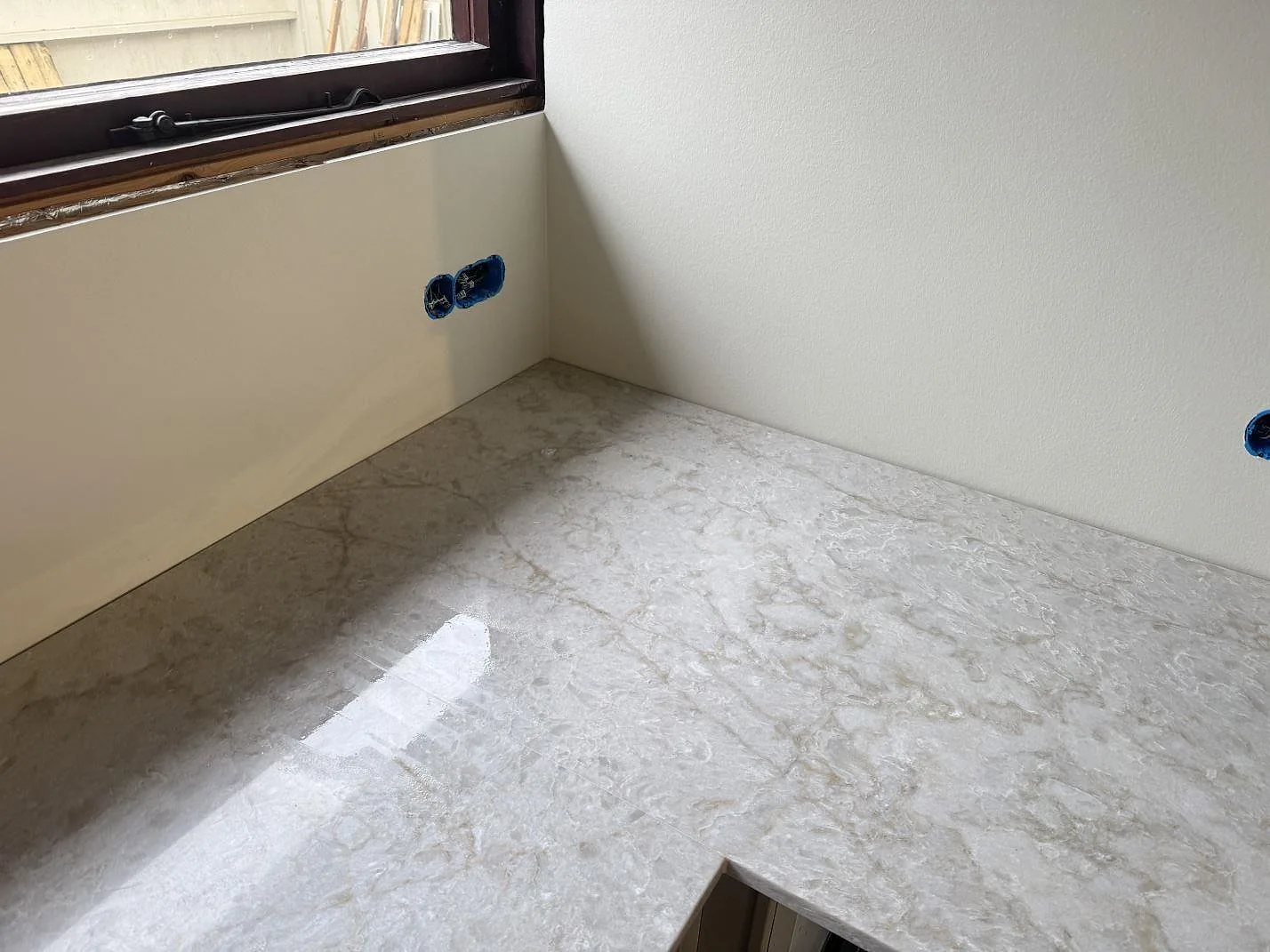 Køkkenbordplade i Technistone Glencoe, Birkerød – billede 3