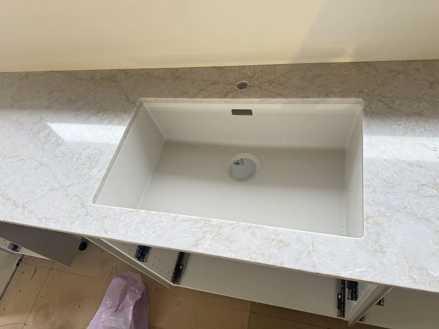 Køkkenbordplade i Technistone Glencoe, Birkerød – billede 5
