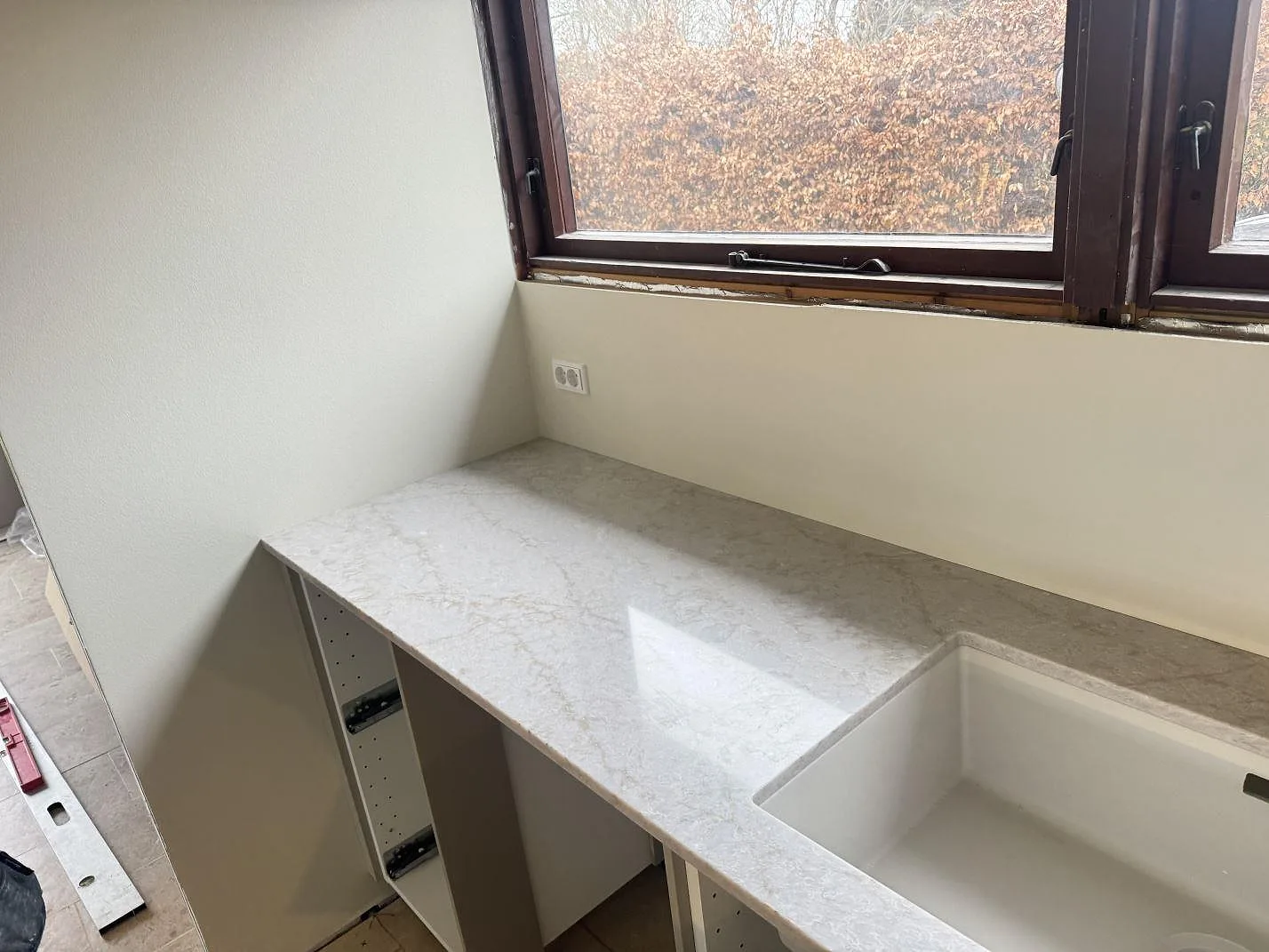 Køkkenbordplade i Technistone Glencoe, Birkerød – billede 2
