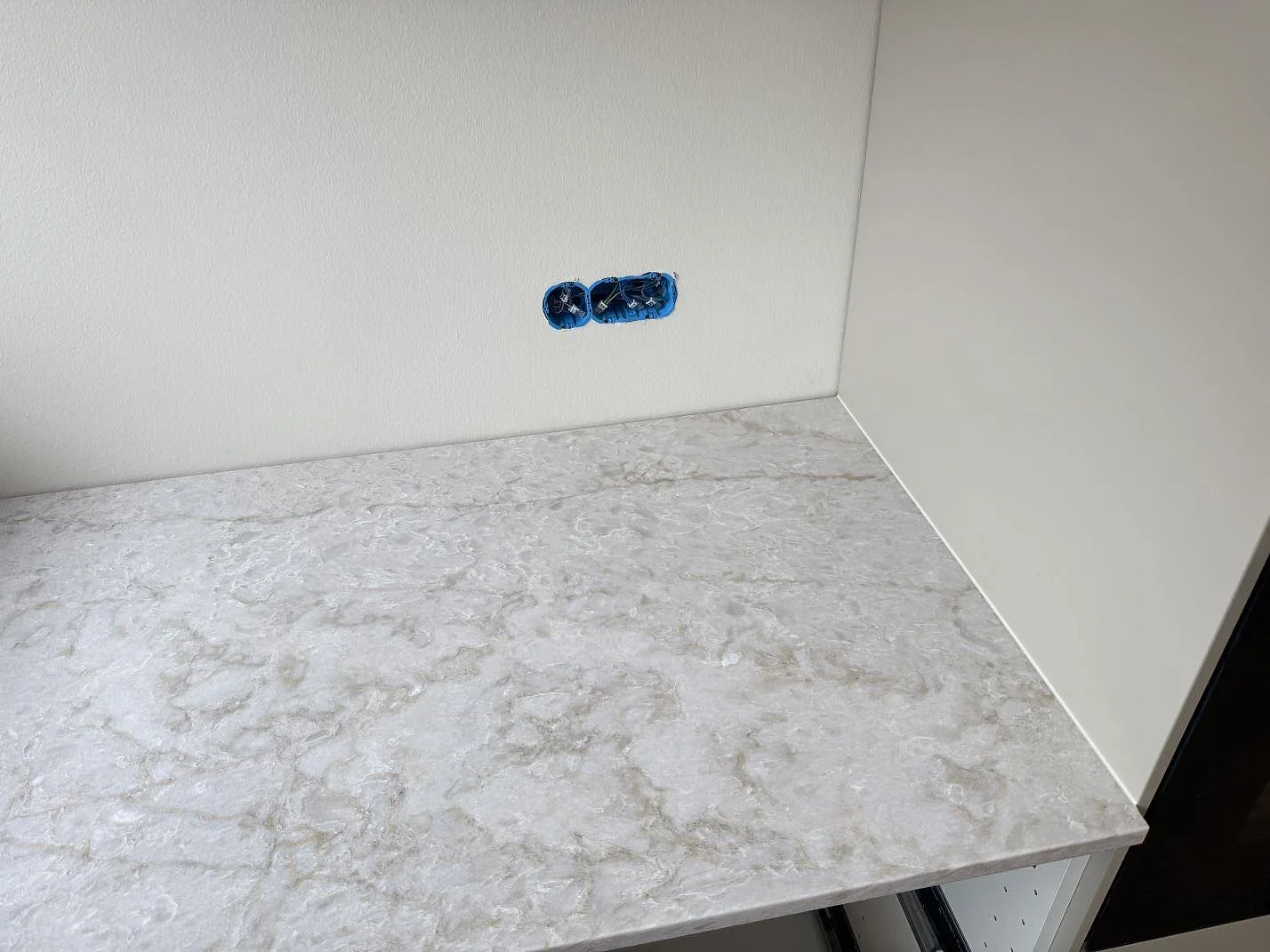 Køkkenbordplade i Technistone Glencoe, Birkerød – billede 4