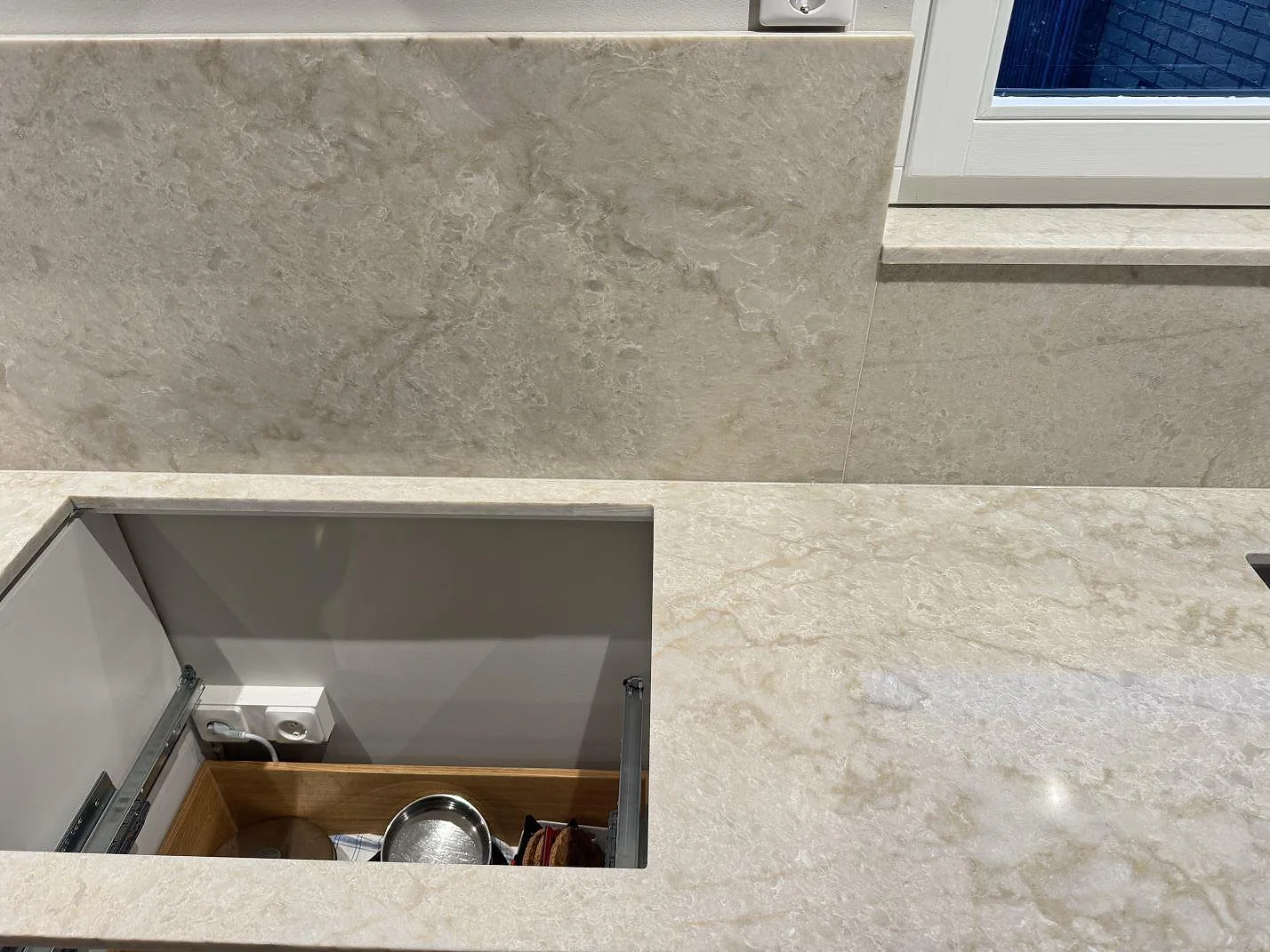 Køkkenbordplade i Technistone Glencoe, Höllviken – billede 6