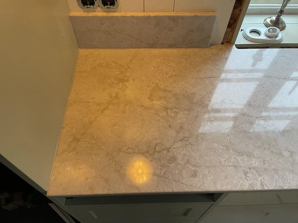 Køkkenbordplade i Technistone Glencoe, Karlholmsbruk – billede 4