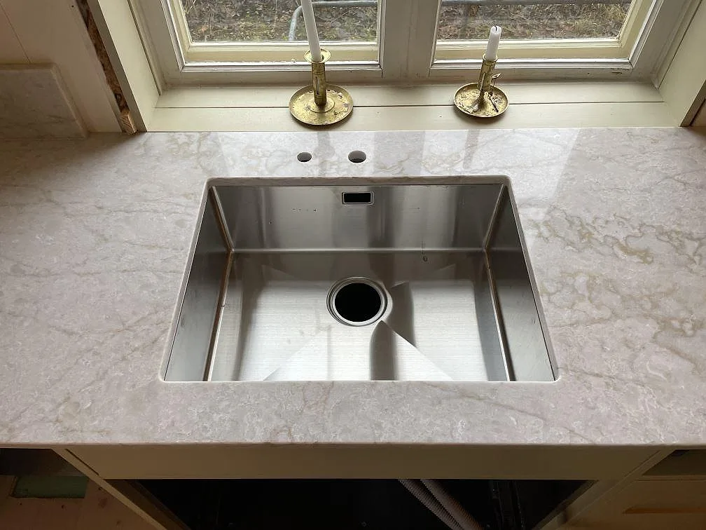 Køkkenbordplade i Technistone Glencoe, Karlholmsbruk – billede 3