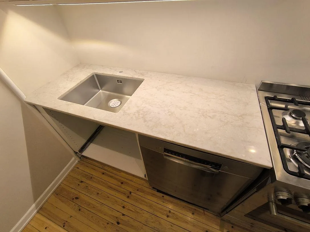 Køkkenbordplade i Technistone Glencoe, Stockholm – billede 2