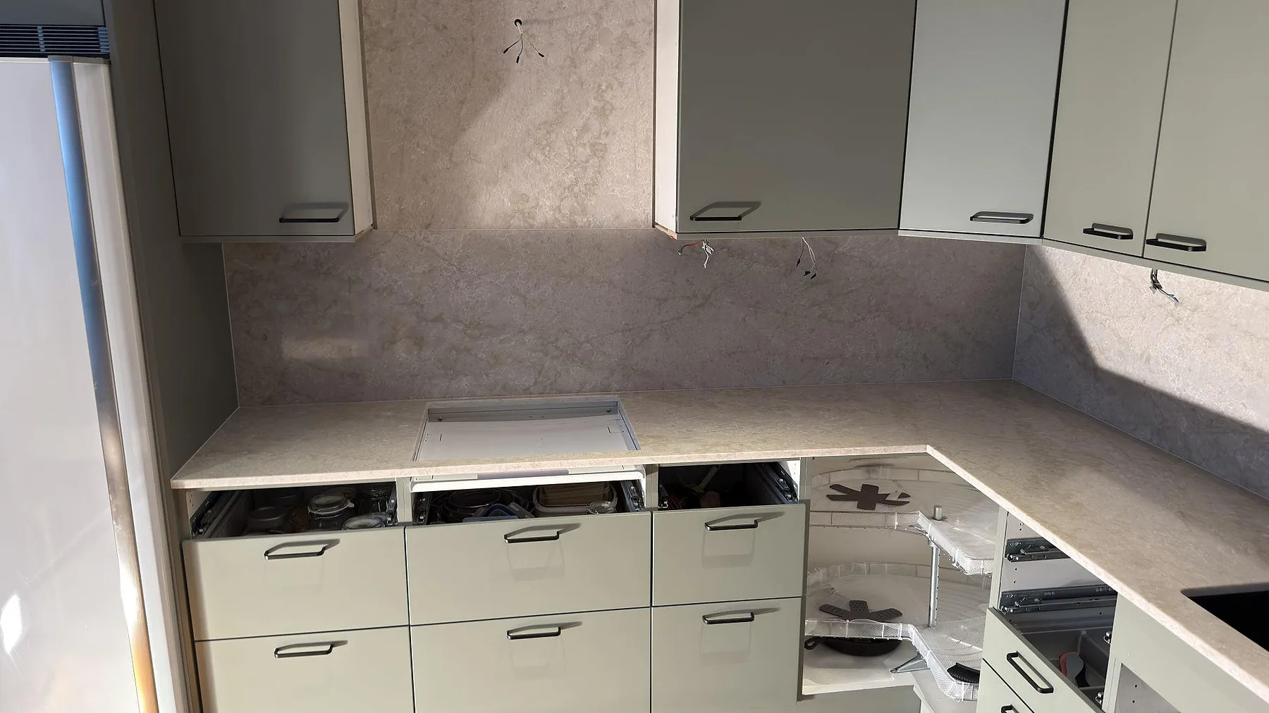Køkkenbordplade i Technistone Glencoe, Sundbyberg – billede 3