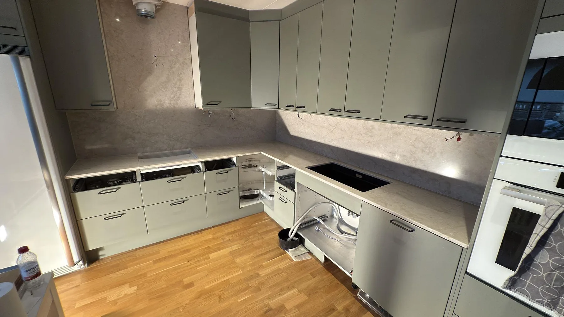 Køkkenbordplade i Technistone Glencoe, Sundbyberg – billede 2