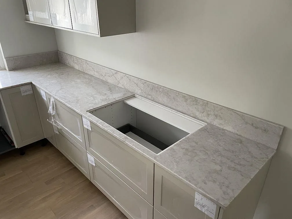 Køkkenbordplade i Technistone Glencoe, Vallentuna – billede 3