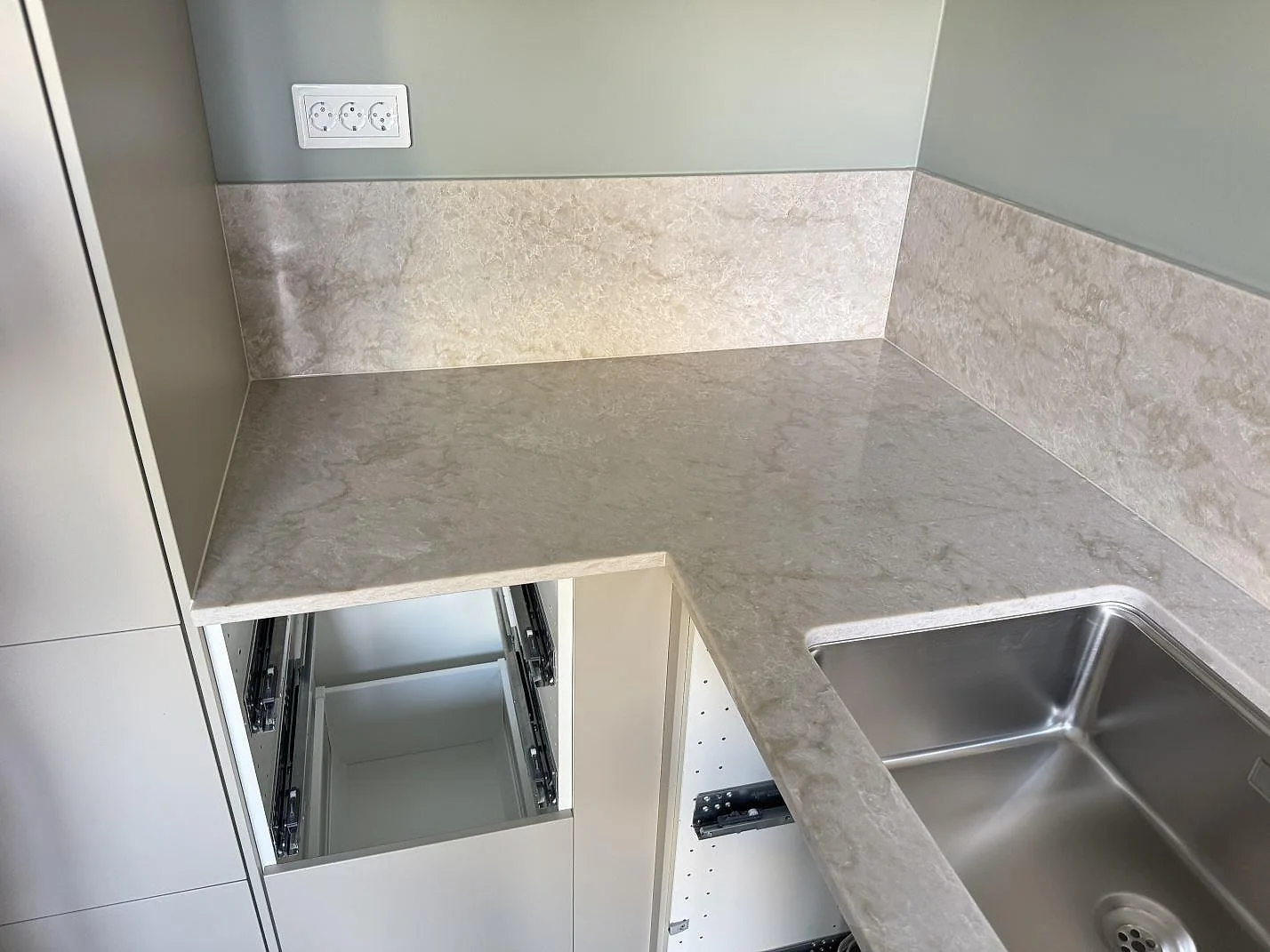 Køkkenbordplade i Technistone Glencoe, Vellinge – billede 4