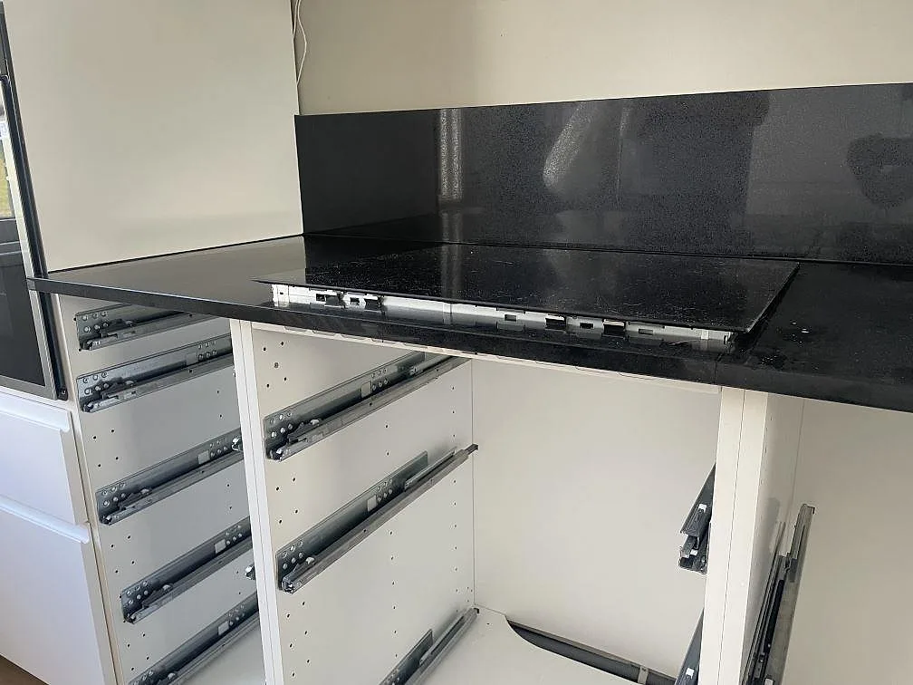 Køkkenbordplade i Technistone Gobi Black, Borås – billede 5