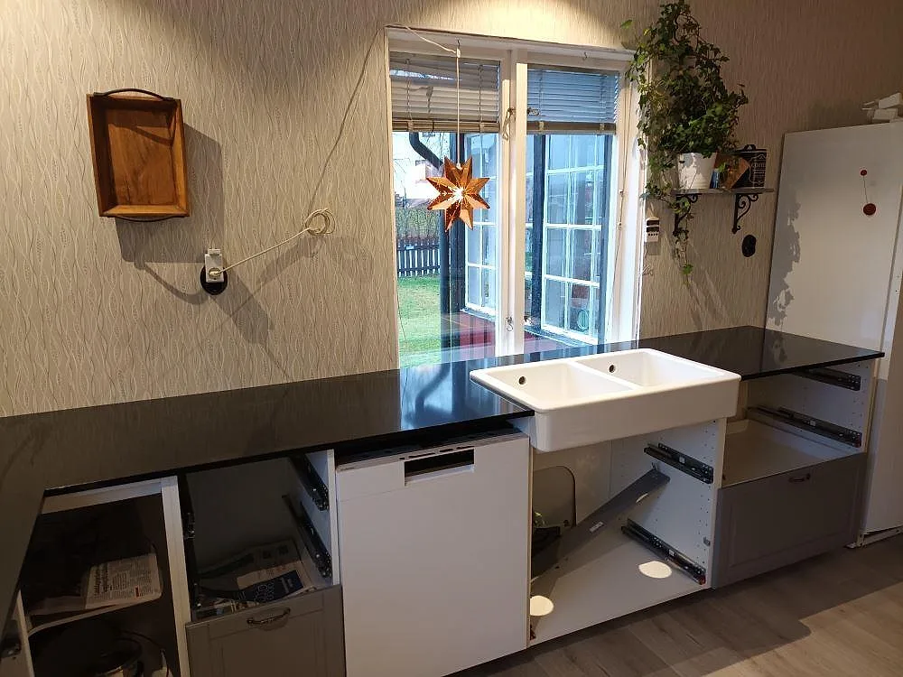 Køkkenbordplade i Technistone Gobi Black, Eskilstuna – billede 3