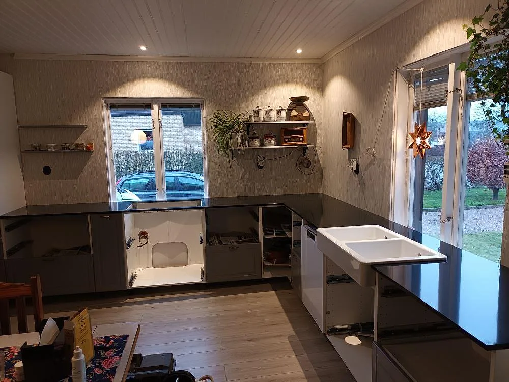 Køkkenbordplade i Technistone Gobi Black, Eskilstuna – billede 3