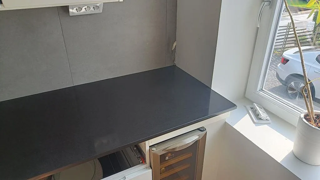 Køkkenbordplade i Technistone Gobi Black, Göteborg – billede 8