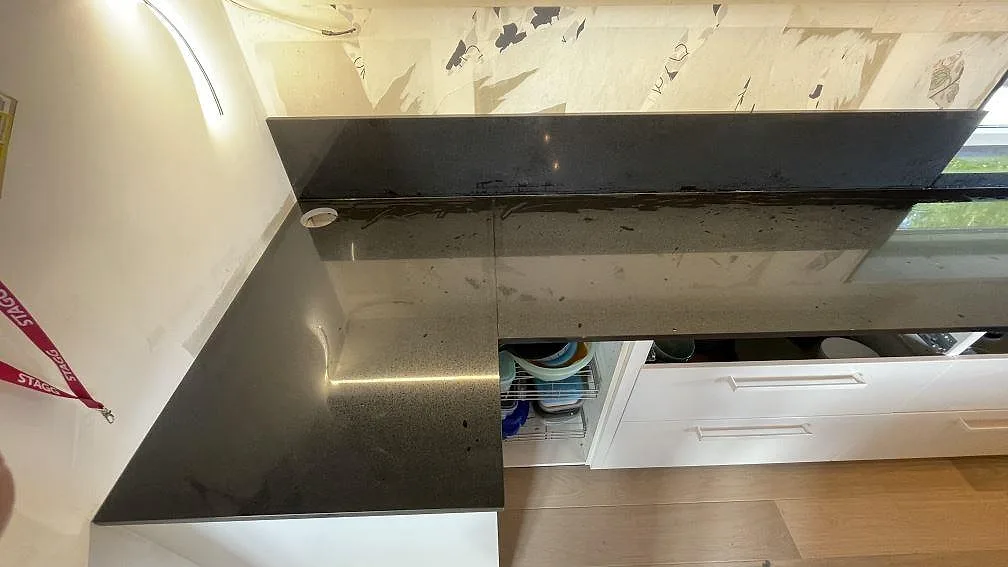 Køkkenbordplade i Technistone Gobi Black, Kalmar – billede 8
