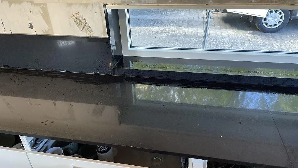 Køkkenbordplade i Technistone Gobi Black, Kalmar – billede 6