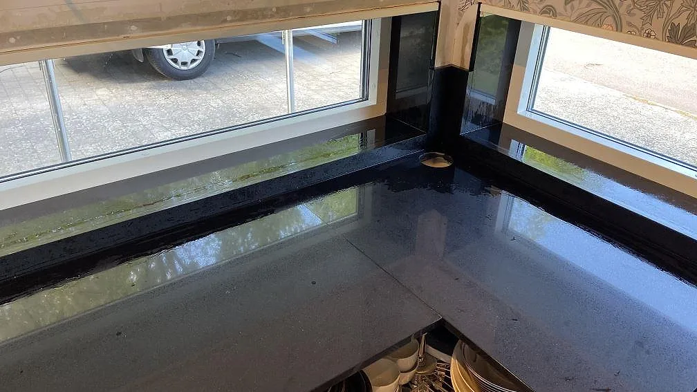 Køkkenbordplade i Technistone Gobi Black, Kalmar – billede 5