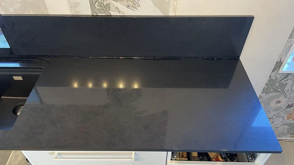 Køkkenbordplade i Technistone Gobi Black, Kalmar – billede 7