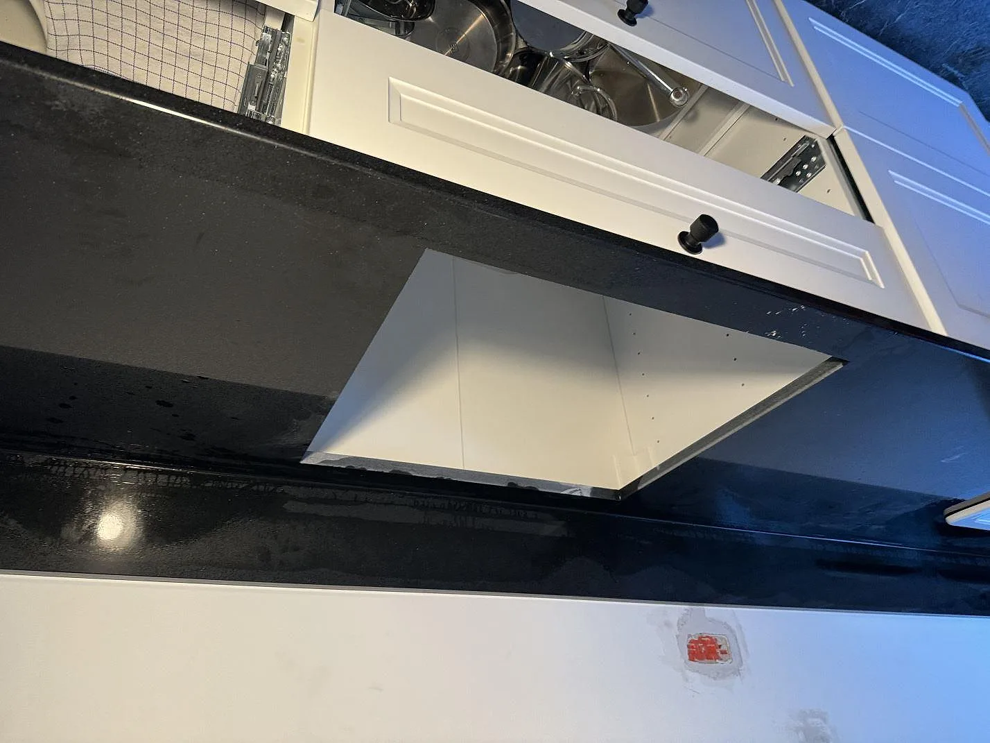 Køkkenbordplade i Technistone Gobi Black, Kastrup – billede 6