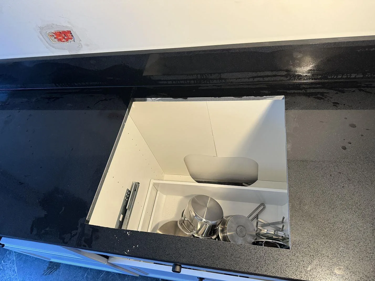 Køkkenbordplade i Technistone Gobi Black, Kastrup – billede 5